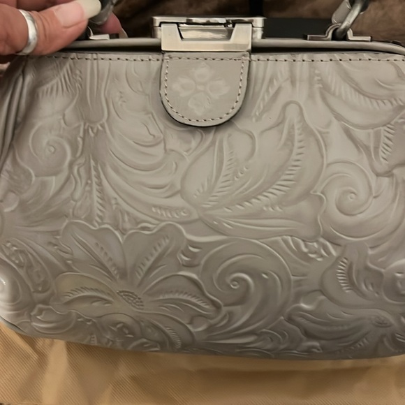 Patricia Nash Gracchi Tooled Leather Crossbody - Picture 4 of 12